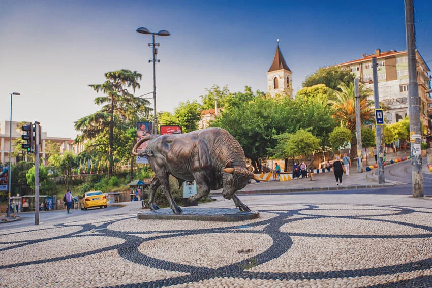 toro piazza kadikoy